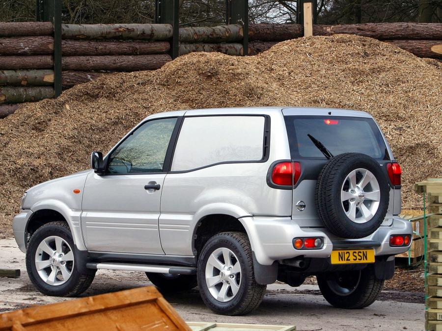  Nissan Terrano II Van 1999 года  (UK) (фото 9 из 13)